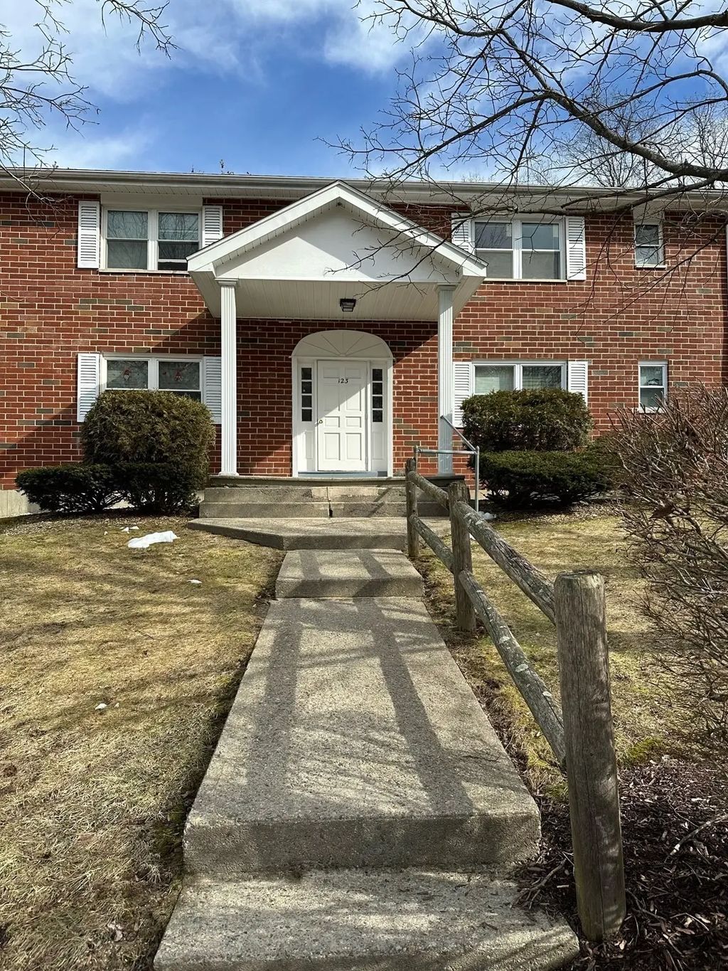123 Litchfield Pines Dr #d, Leominster