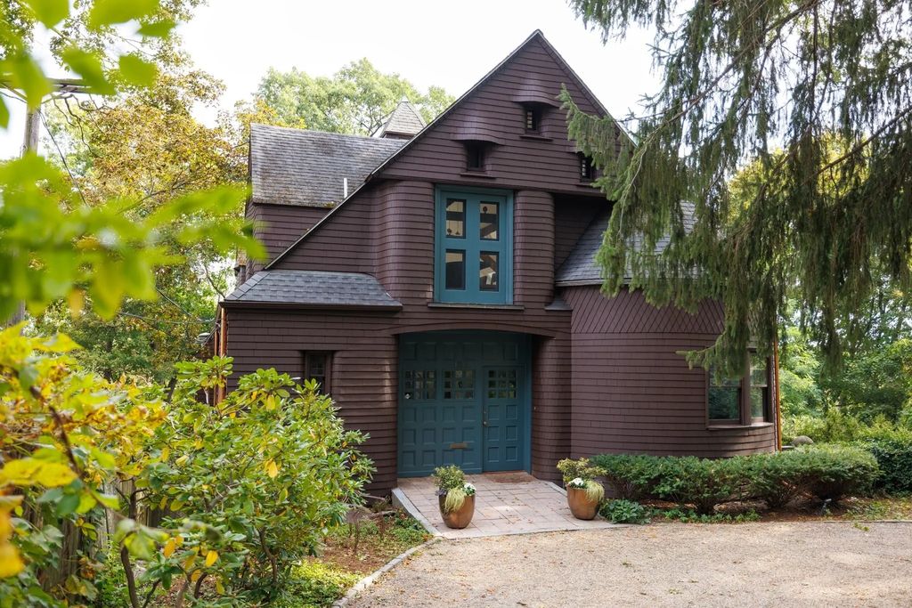 120 Rawson Rd, Brookline