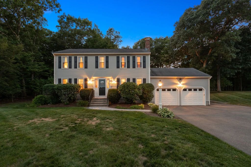 3 Crockett Cir, Hopedale