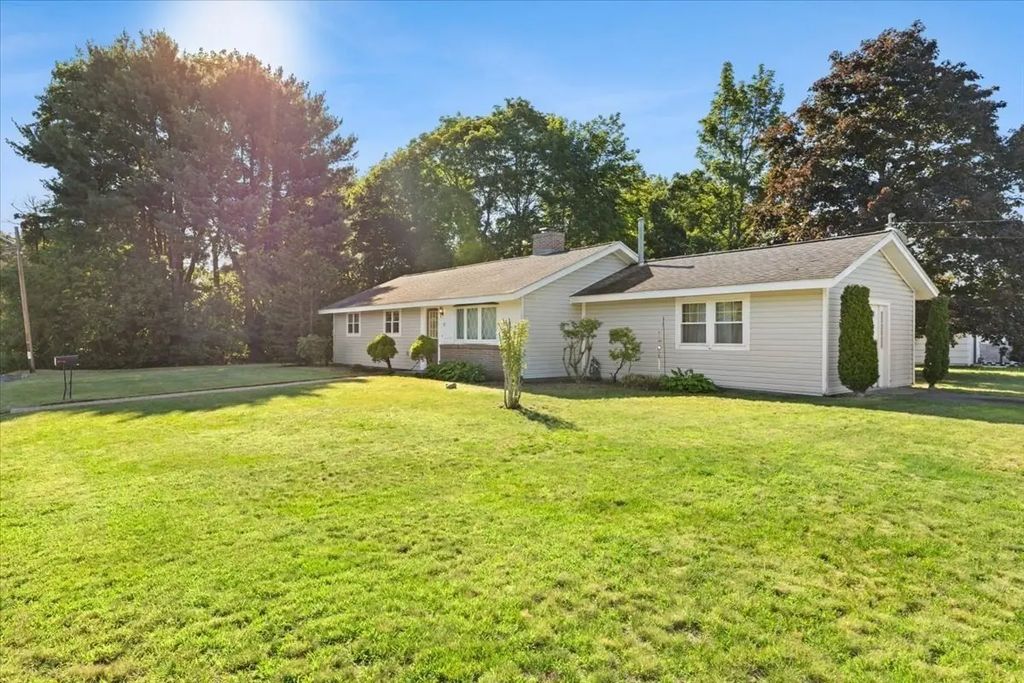 73 Oak Ridge Dr W, Brockton