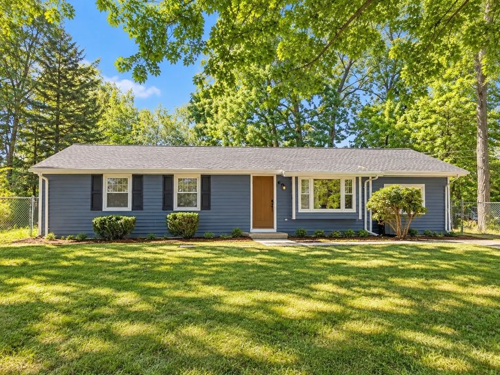 118 Deanna Rd, Brockton