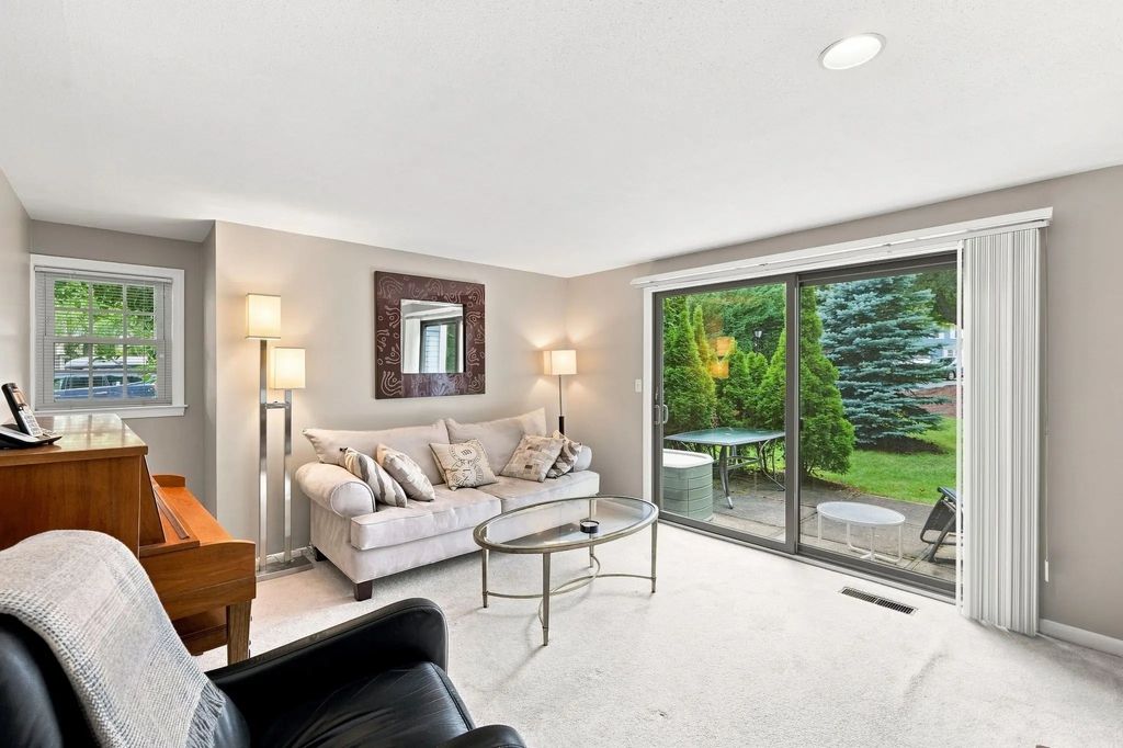 2 Capstan Way, Swampscott