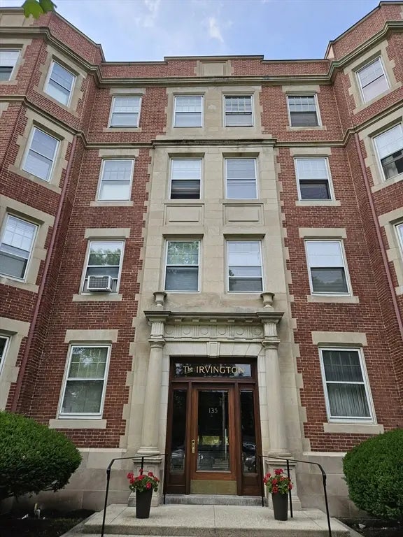 135 Pleasant St #34 Prev 13, Arlington