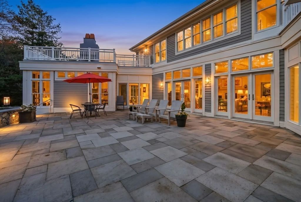 24 Prynne Ridge Rd, Longmeadow