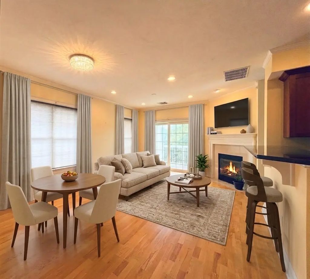 2303 Davenport Avenue #2303, Canton