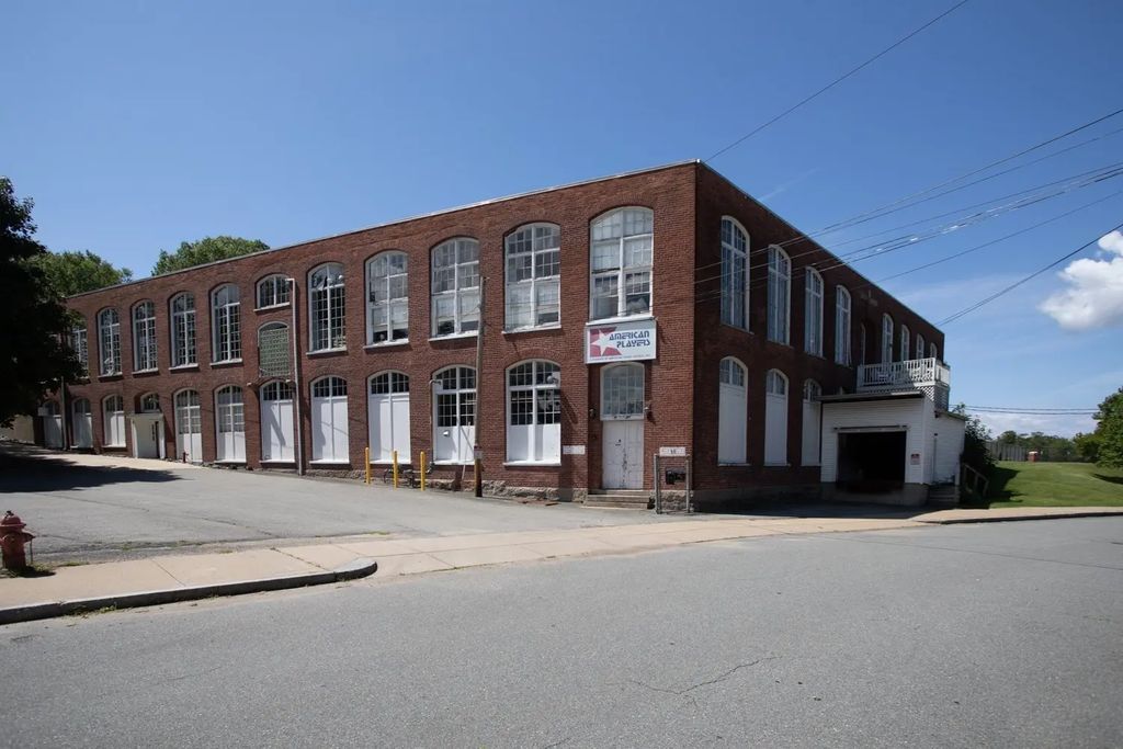 15 Shaw St, Fall River