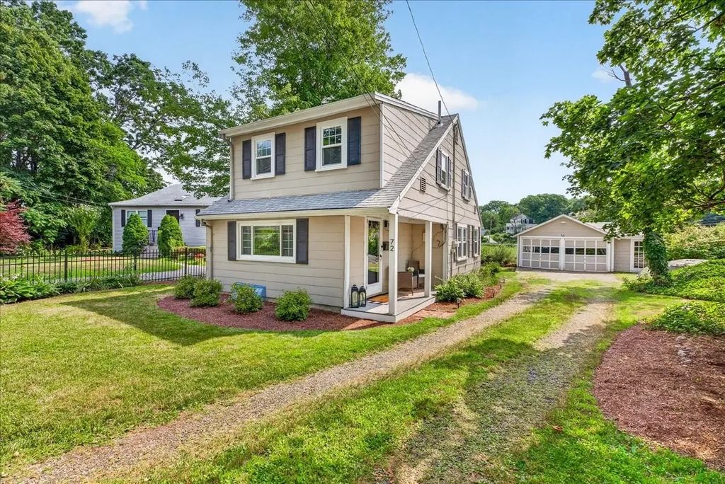 72 Bonnie Brier Cir, Hingham