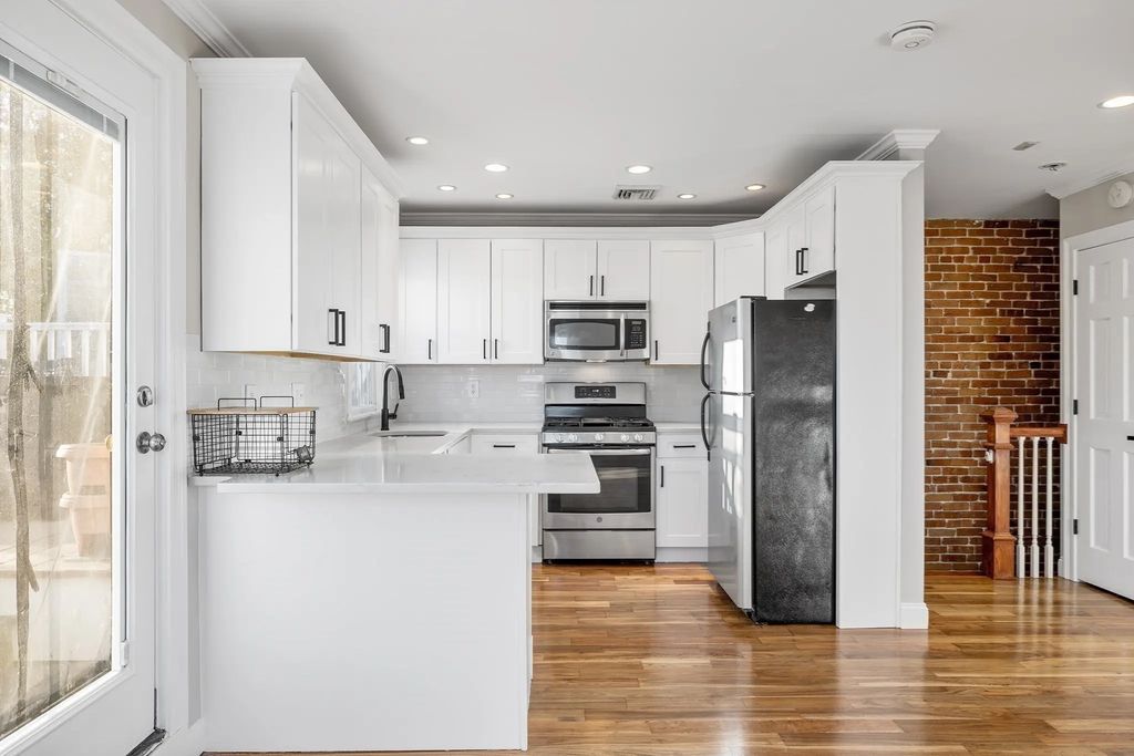 499-501 Sumner St #3, Boston