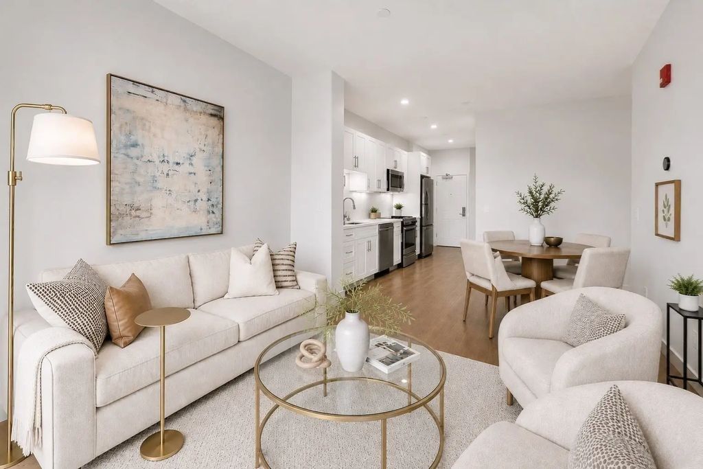 205 Maverick St #u308, Boston