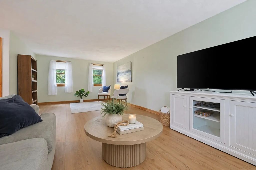 320 North St, Tewksbury