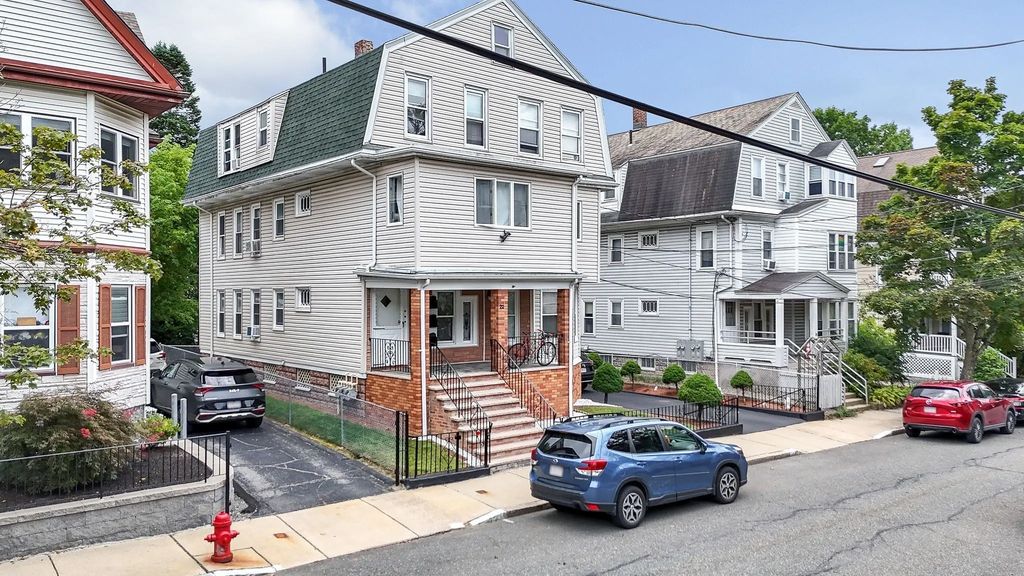 22 Victoria St, Somerville