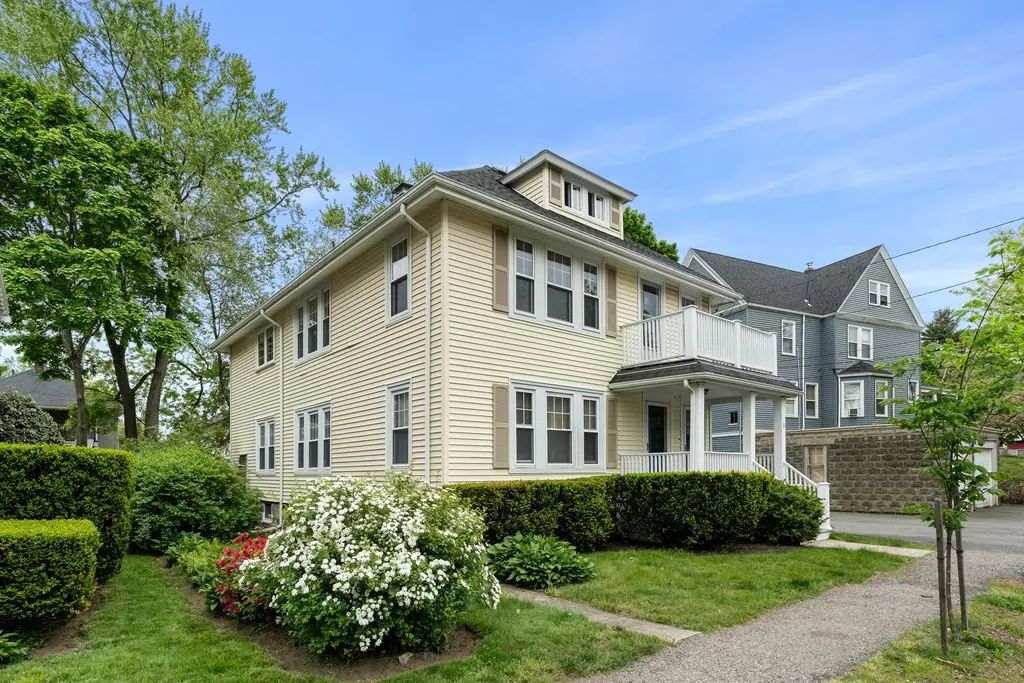 3-3a Warren Ave #2, Milton