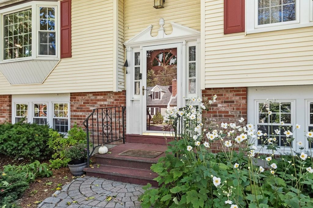 27 Third St, Maynard
