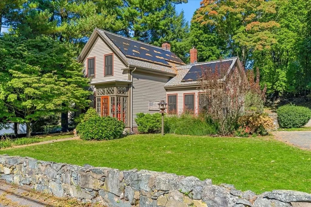 87 Rockland Place, Newton