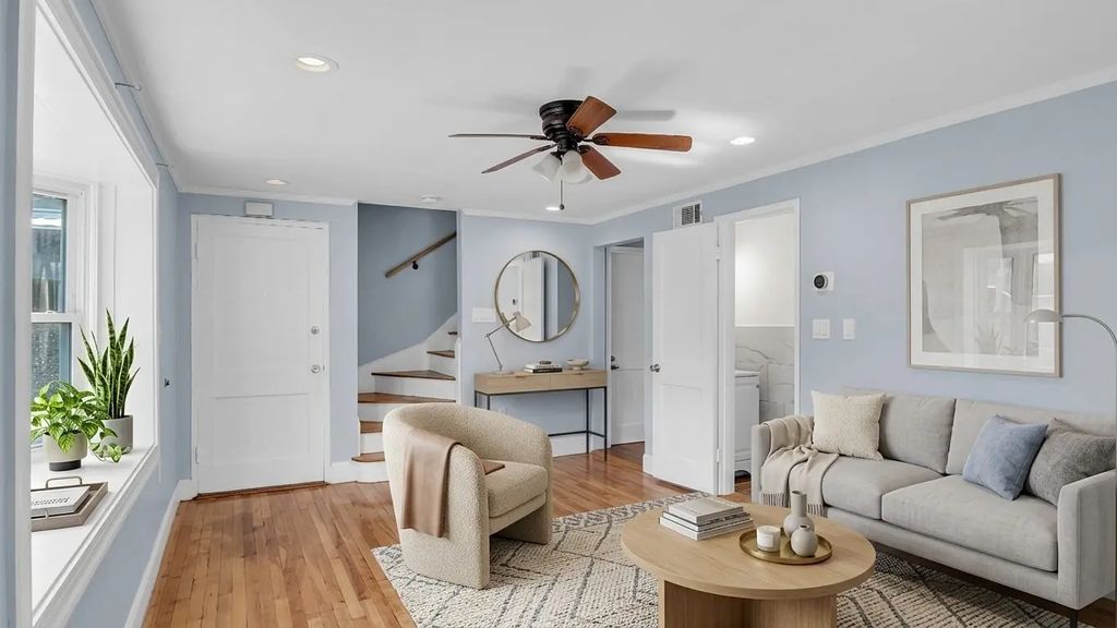18 Meadowbank Ave #2, Boston