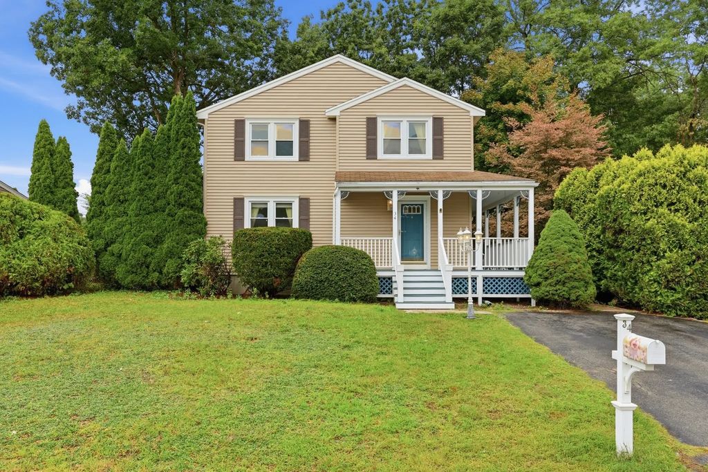 34 Oak Knoll Rd, Lowell
