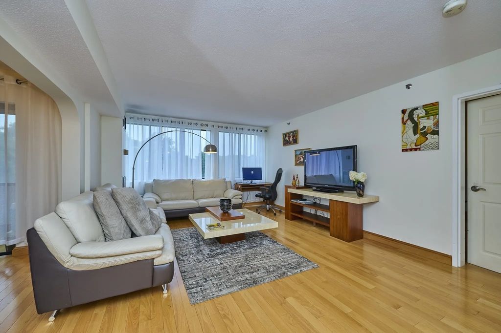 250 Hammond Pond Parkway #609s, Newton