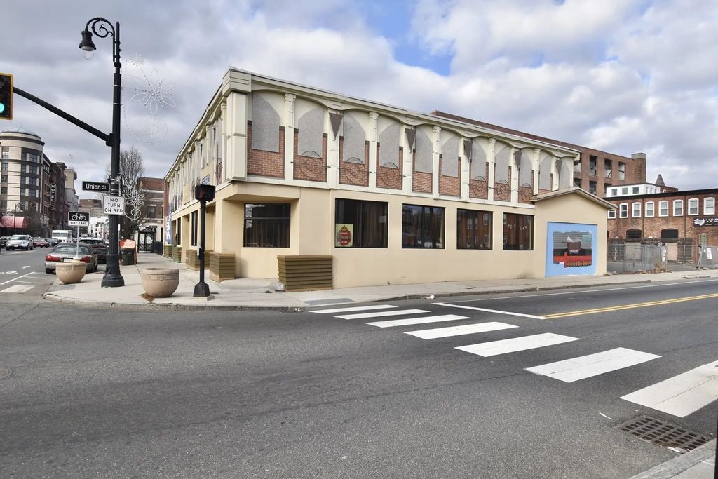 1021 Main St, Springfield