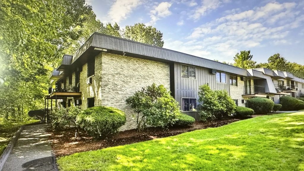 12 Strawberry Bank Rd #11, Nashua