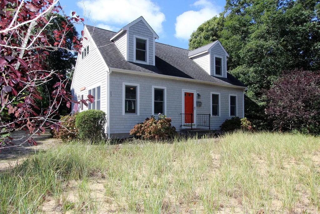15 Bradford Ln, Eastham