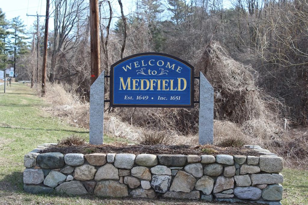 18 Hearthstone Drive, Medfield