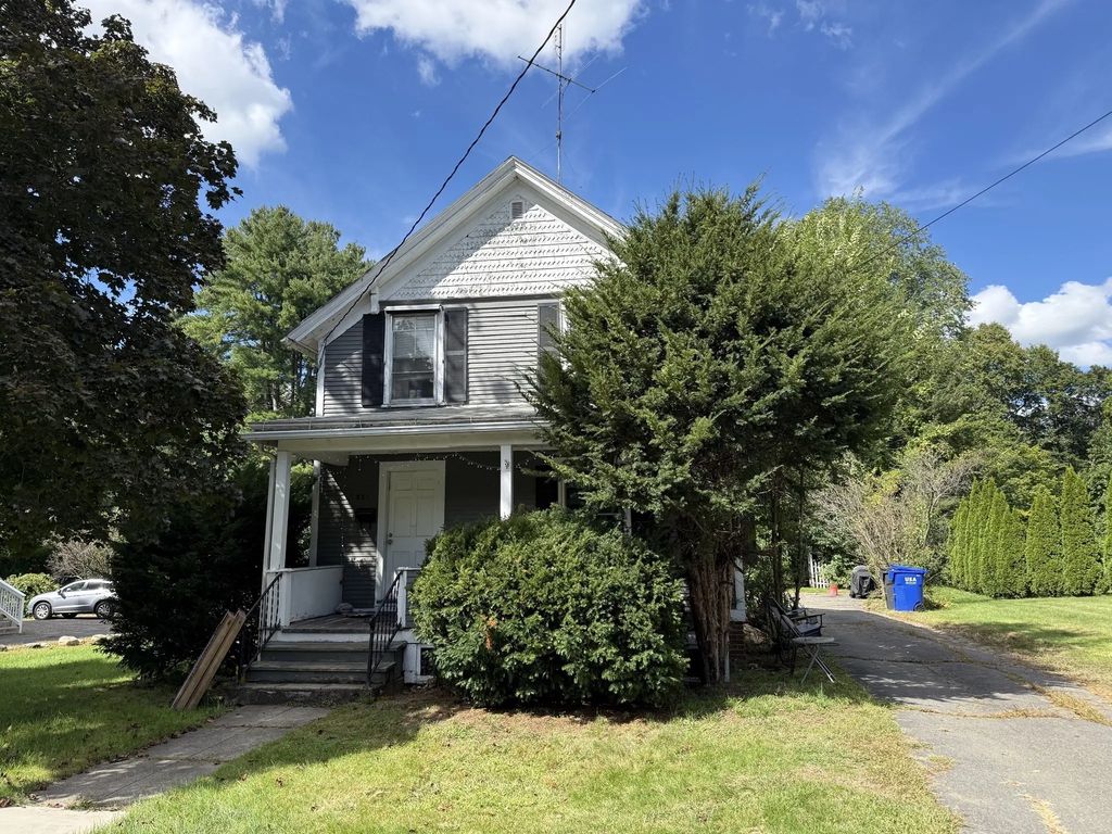 221 Northampton Rd, Amherst
