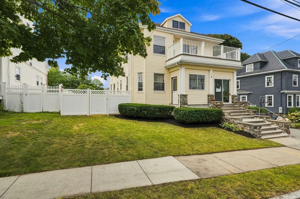 17 Linden Rd, Melrose