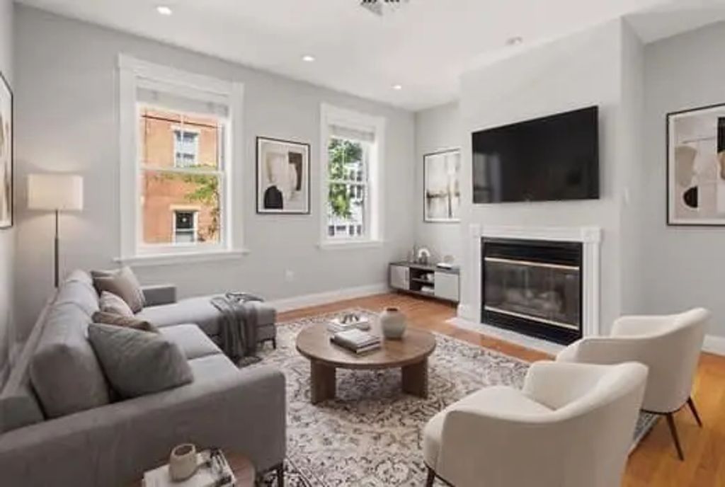 93 Baldwin St #1, Boston