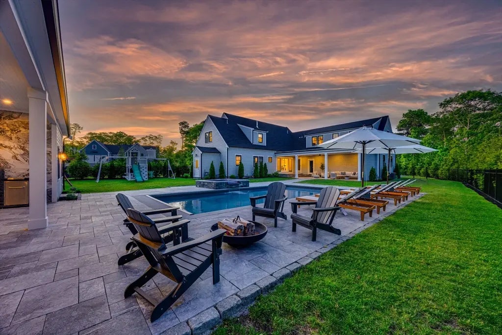 83 Sisters Cir, Yarmouth