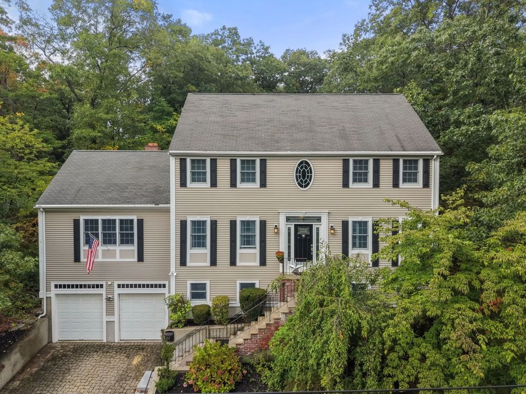 55 Brook Farm Rd, Boston