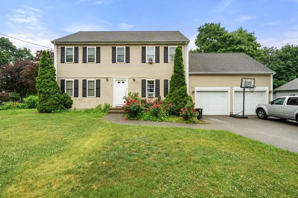 86 Oakland St, Stoughton