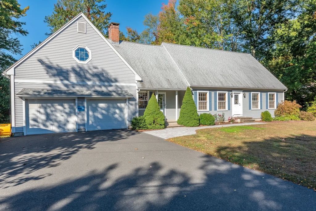 61 Plain Rd, Hatfield