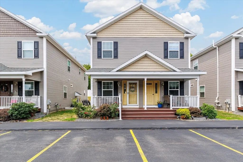 90 Sterling St #e, West Boylston