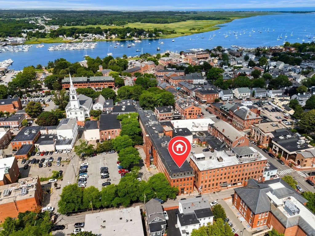 19-23 Pleasant Street #103, Newburyport