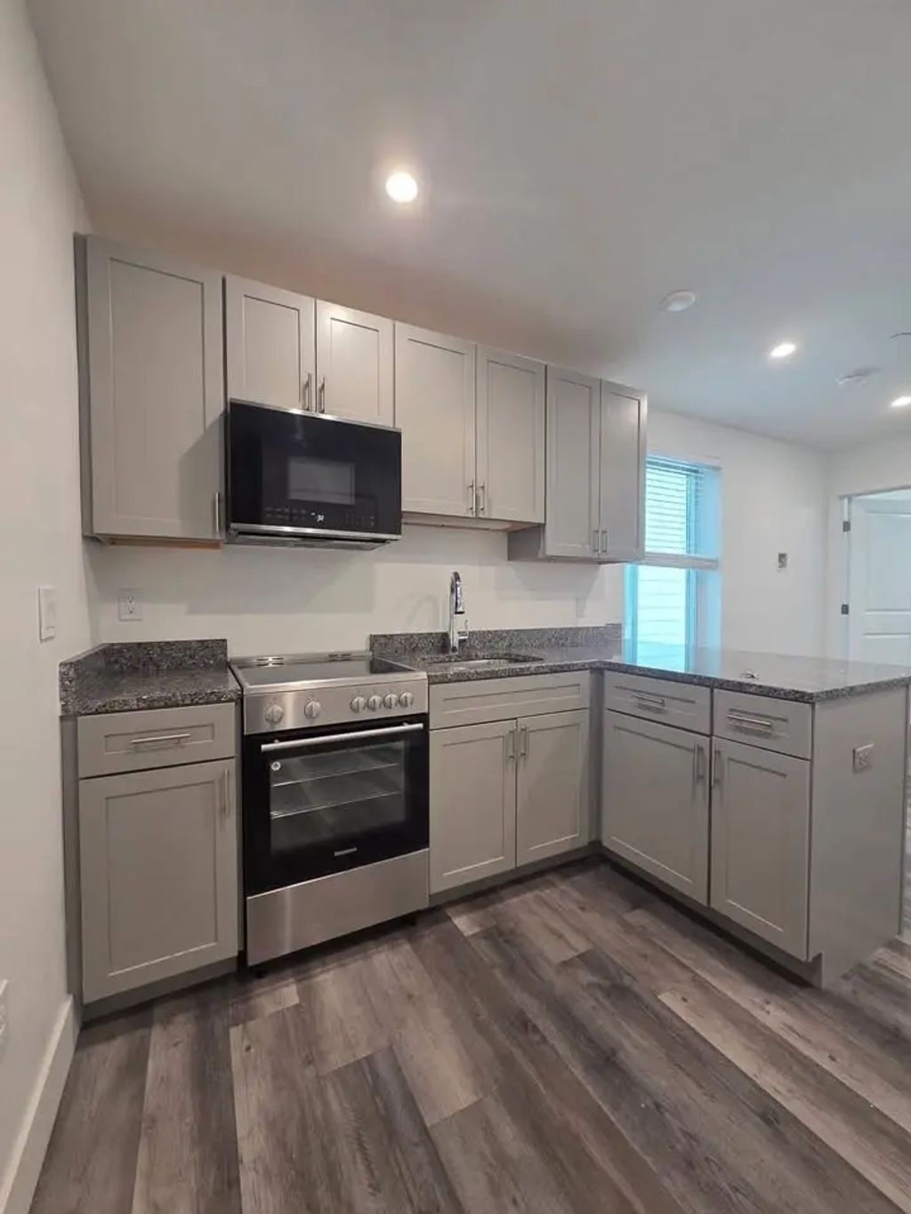 585 Essex St #621, Lynn