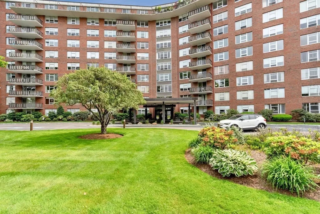 280 Boylston St #511, Newton