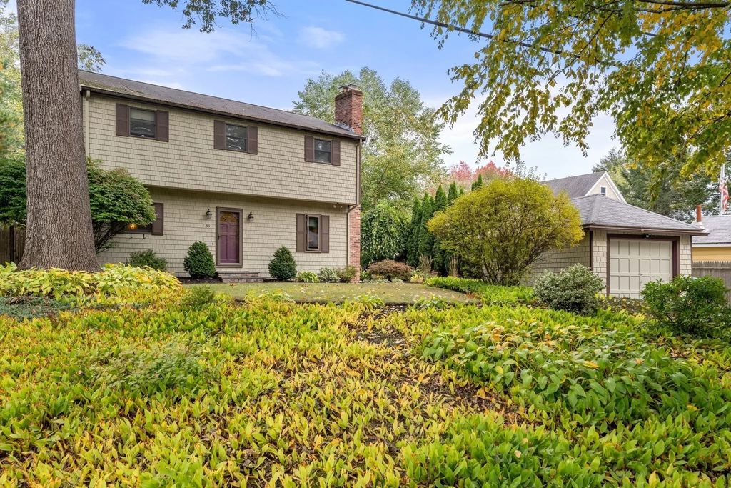 38 Hawthorne Rd, Wayland