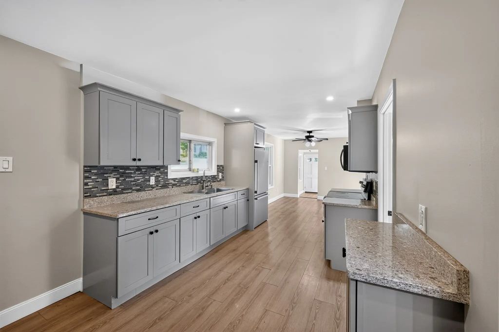 9 Highland St, Boylston