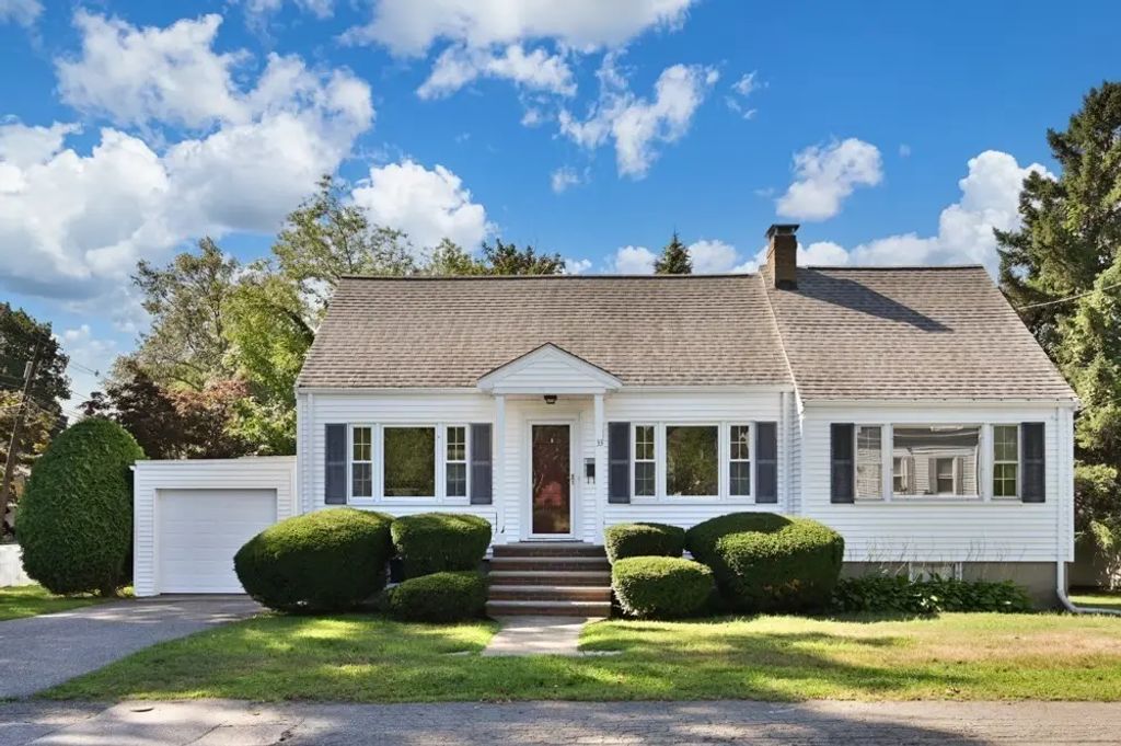 33 Wilson Rd, Stoneham