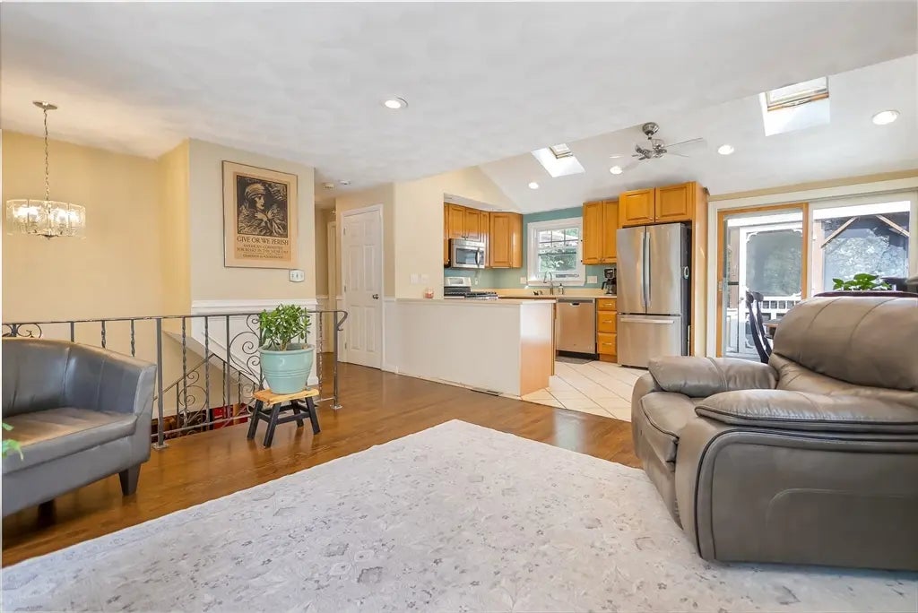 31 Harjean Rd, Billerica