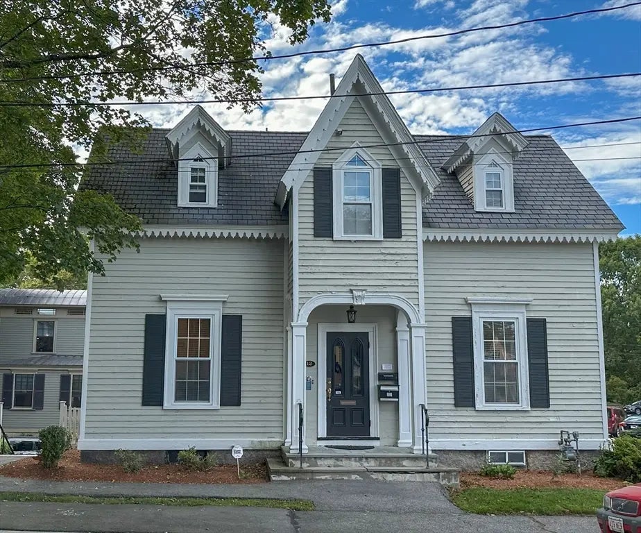 12 Library St #1, Framingham