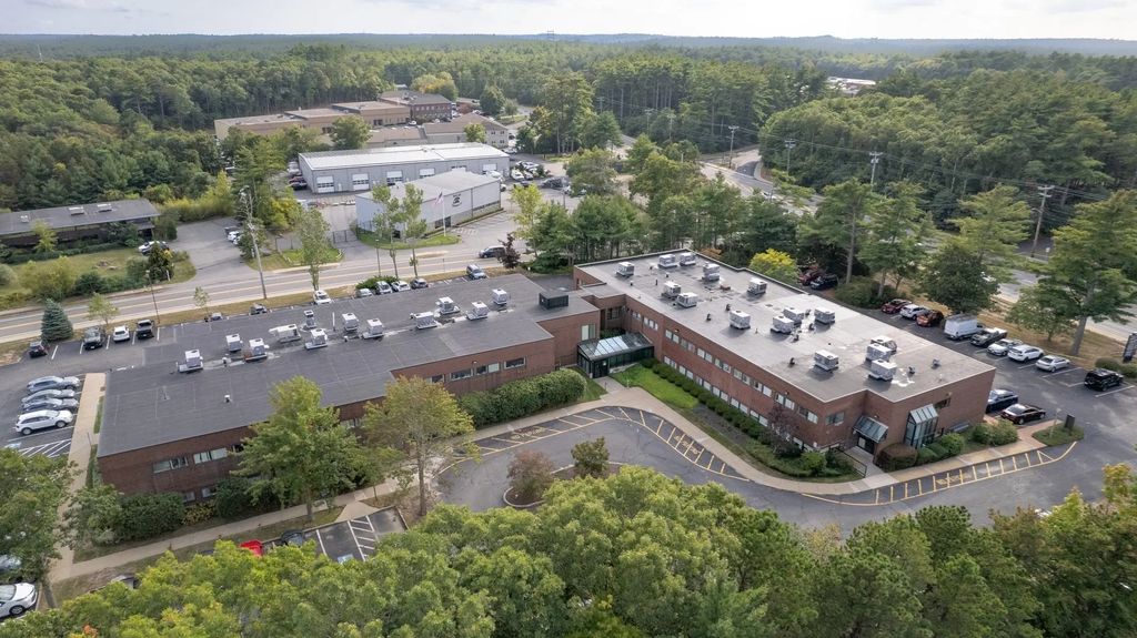 110 Long Pond Rd, Plymouth