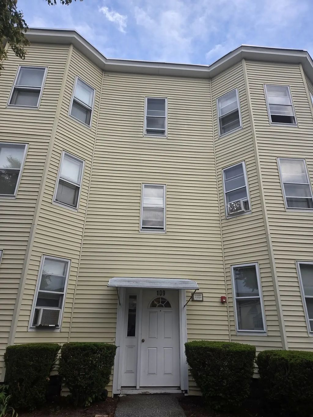 109 Grover St, Springfield