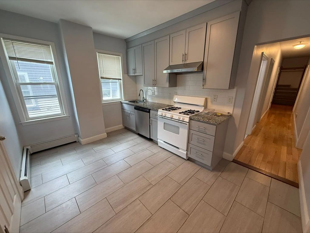 29 Waverly St #2, Boston