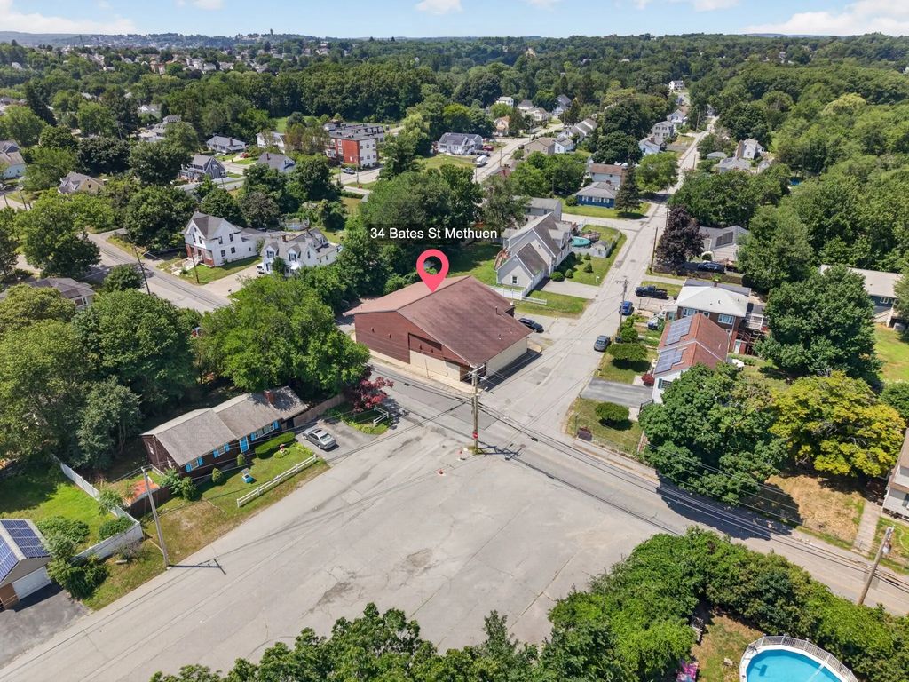 88 Oak St, Methuen