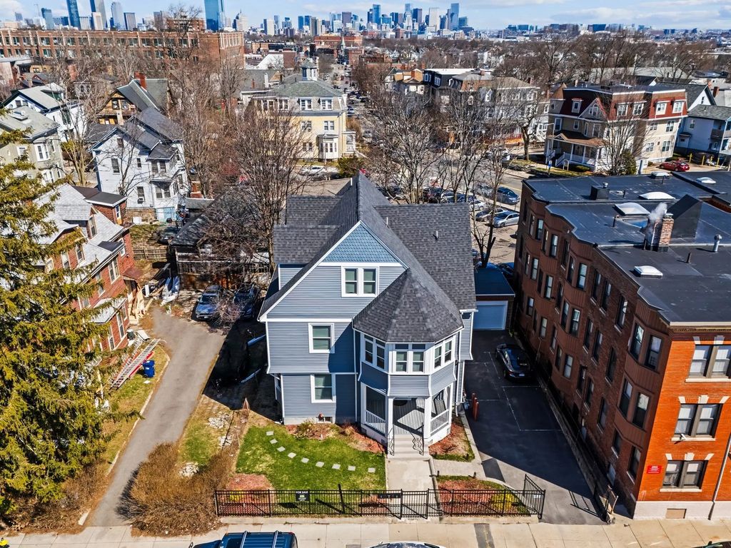 7 Waumbeck St #3, Boston