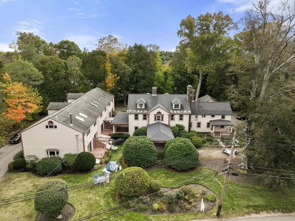 324 Union St #1, Millis