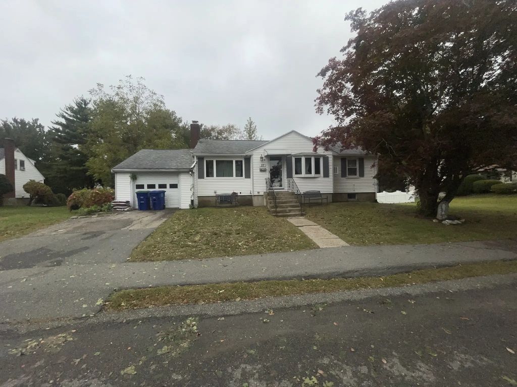 37 Baker Ave, Braintree