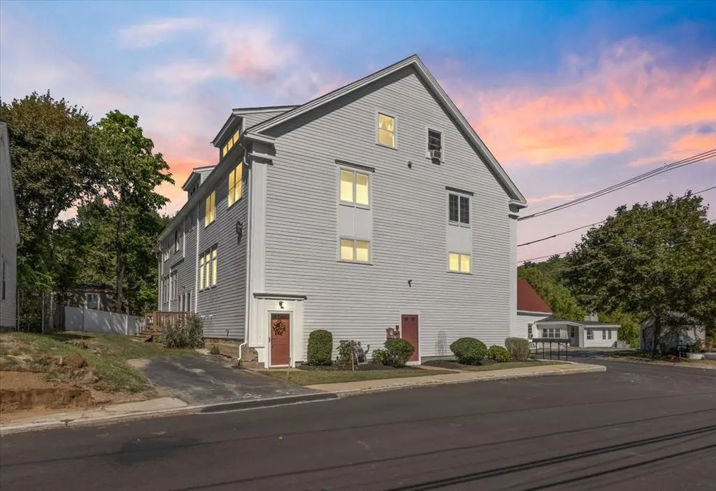 4 Mechanic St #1, Merrimac