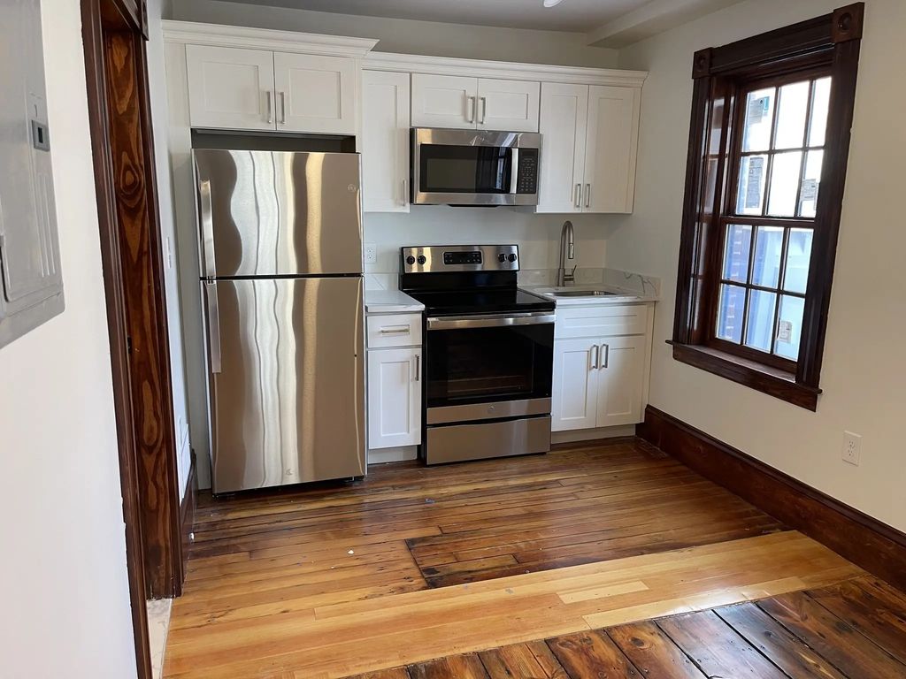 41 Summer St #11, Leominster